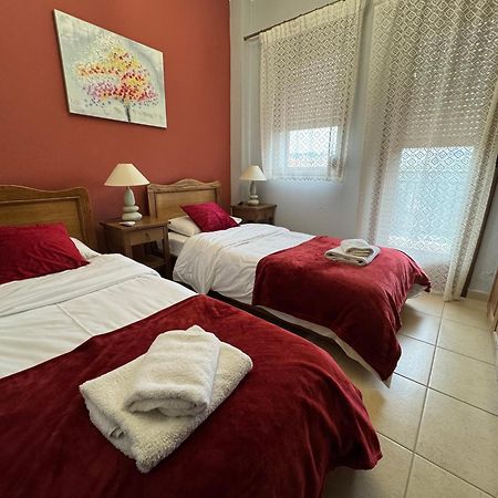 Nea Roda Apartments Luaran gambar