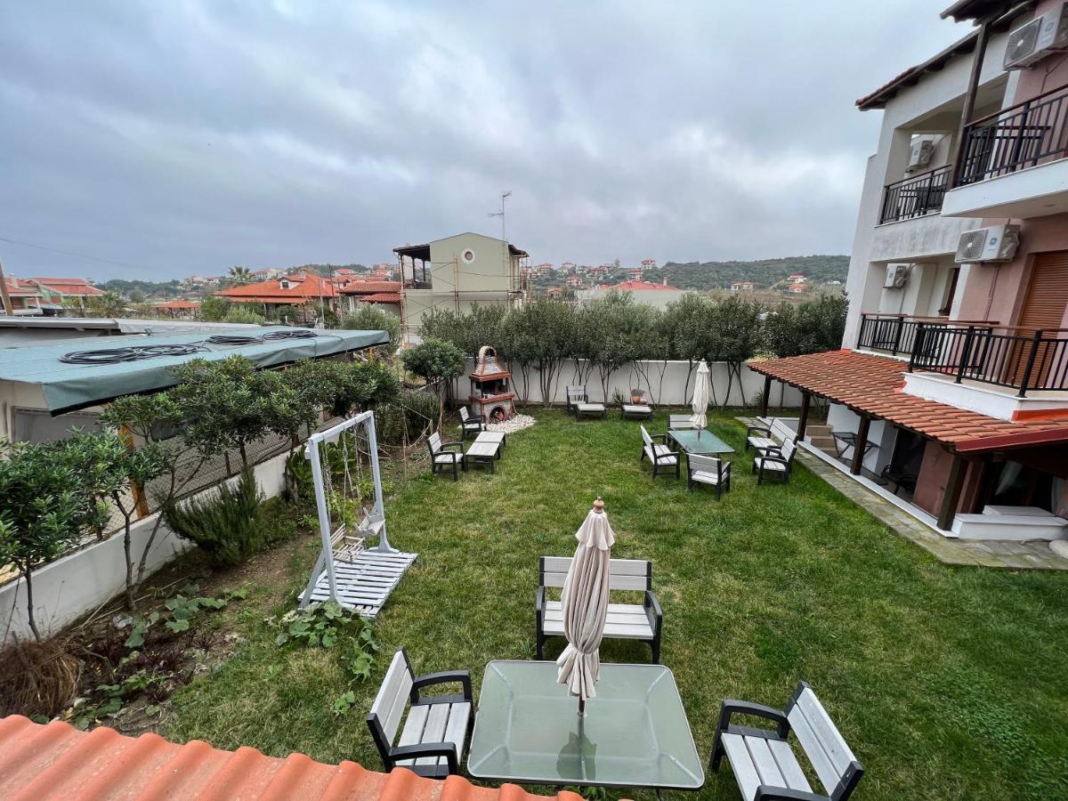 Nea Roda Apartments Luaran gambar