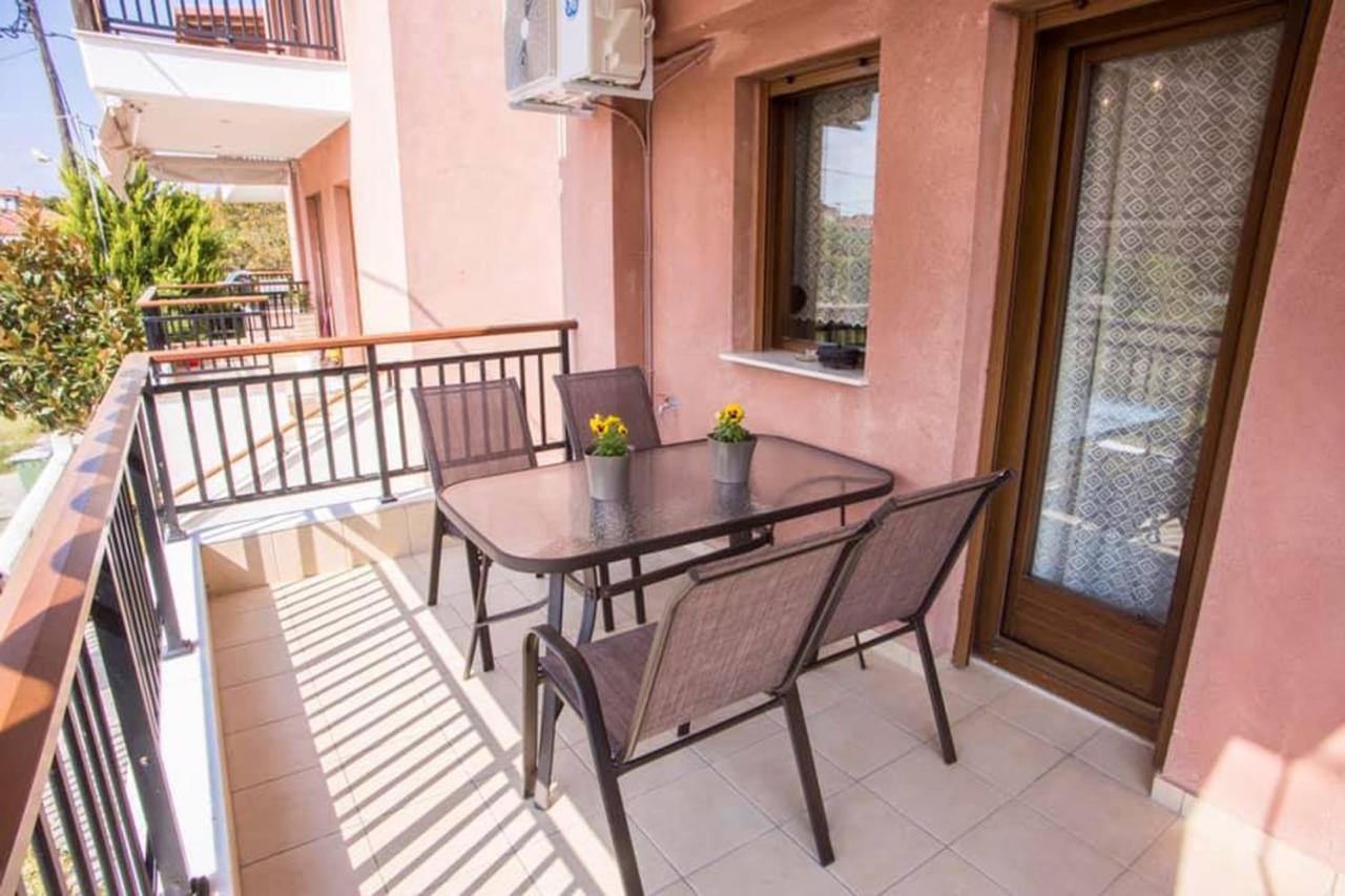 Nea Roda Apartments Luaran gambar