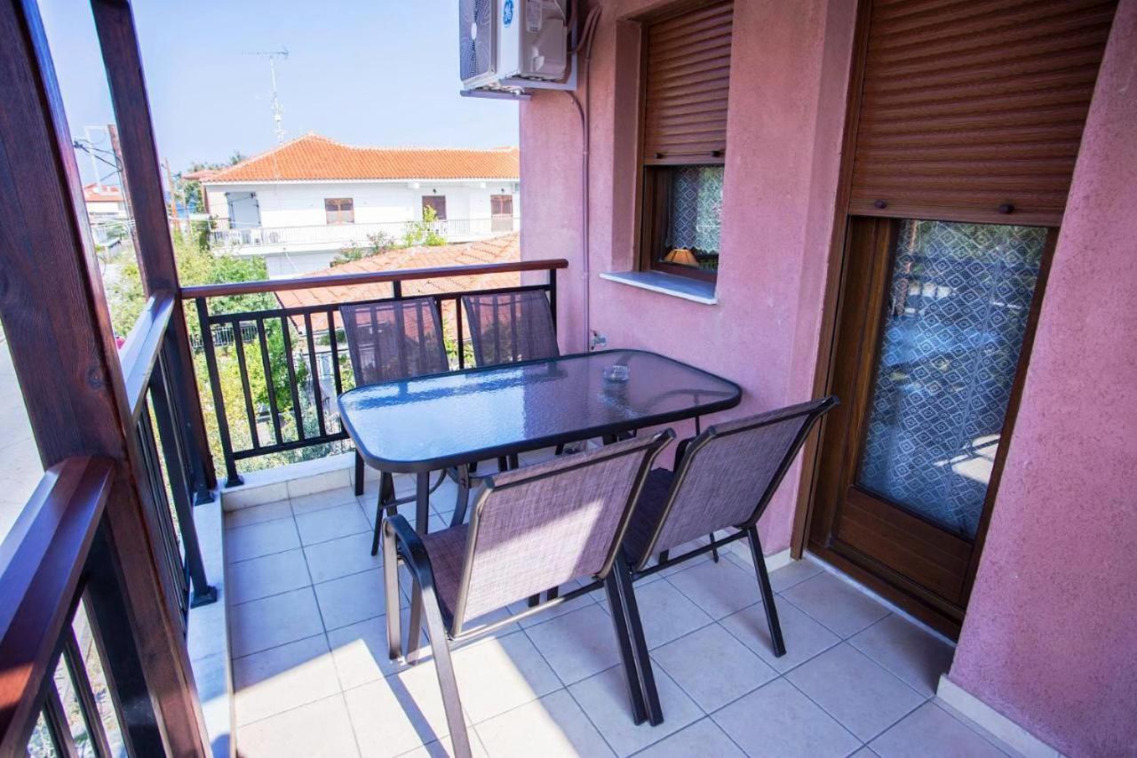 Nea Roda Apartments Luaran gambar
